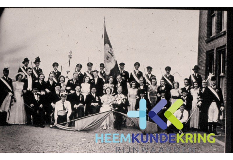 1948 Koning Hendrikus Reijers en Koningin H.C. M. Peters Coll. H.Seising F00002810